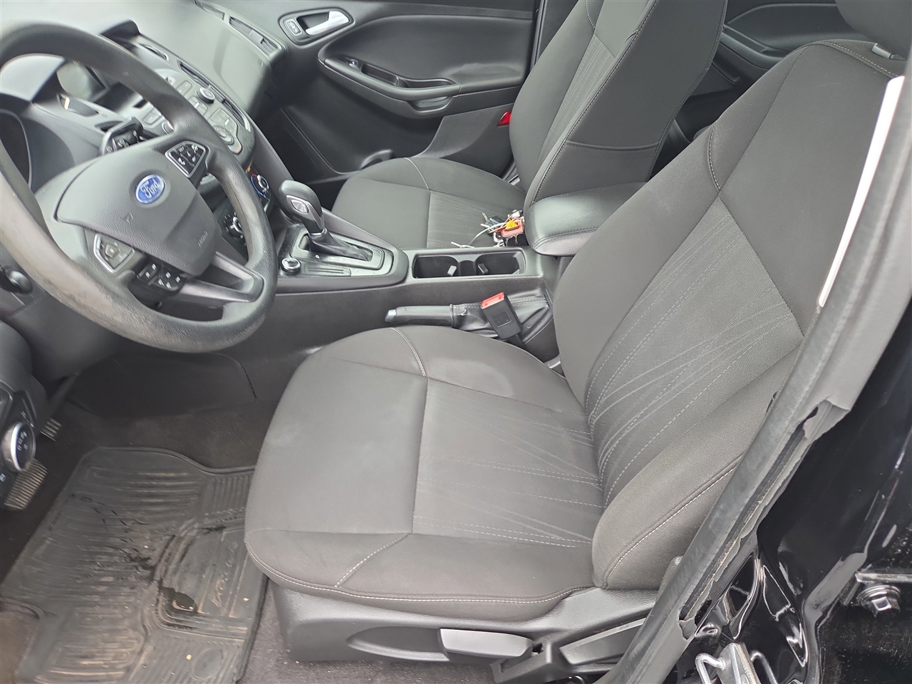 Ford Focus SE Sedan 2017