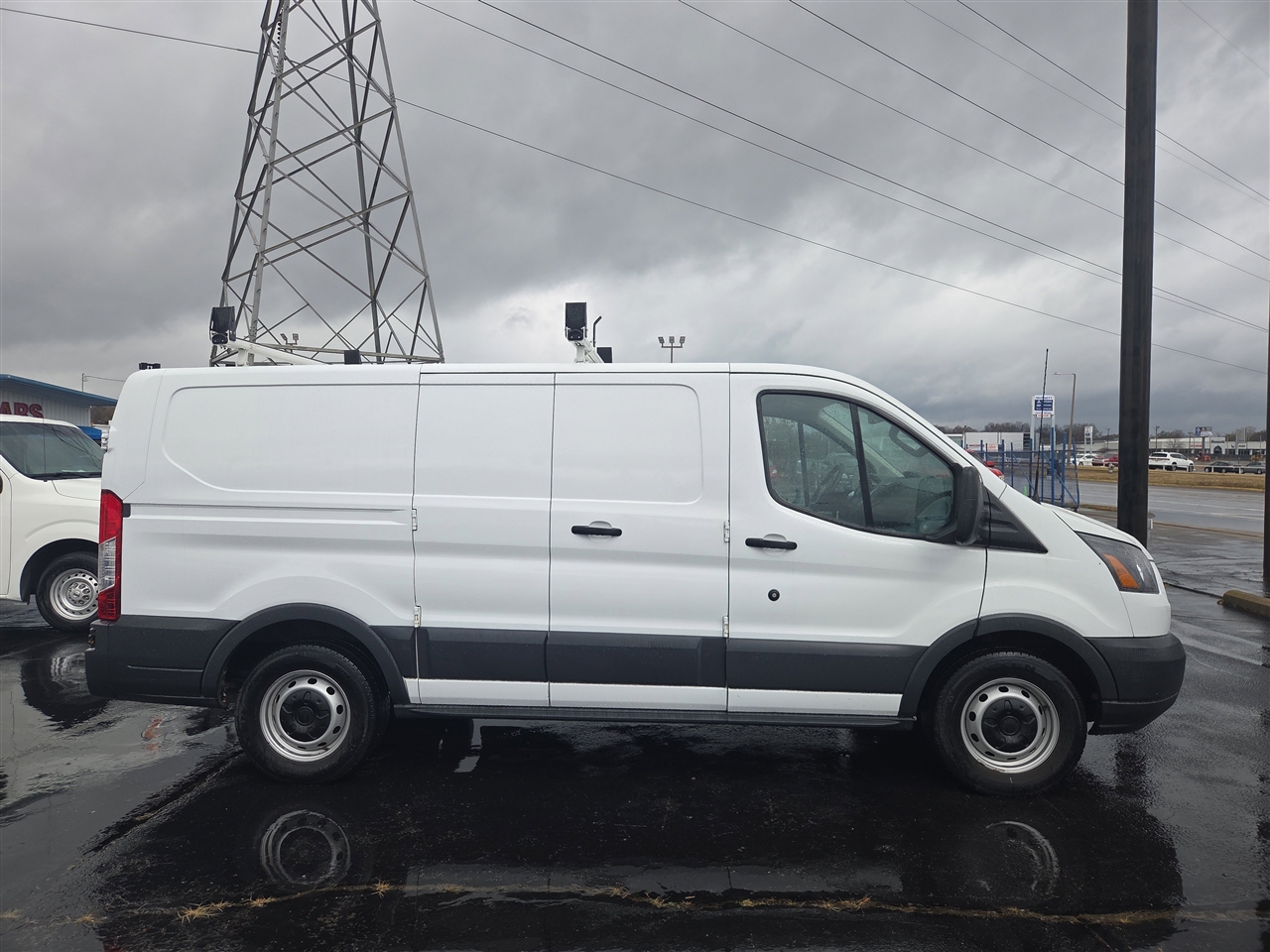 Ford Transit 150 Van Low Roof 60/40 Pass. 130-in. WB 2018