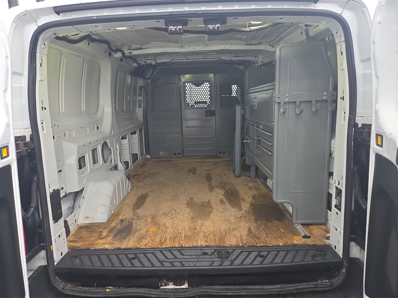 Ford Transit 150 Van Low Roof 60/40 Pass. 130-in. WB 2018