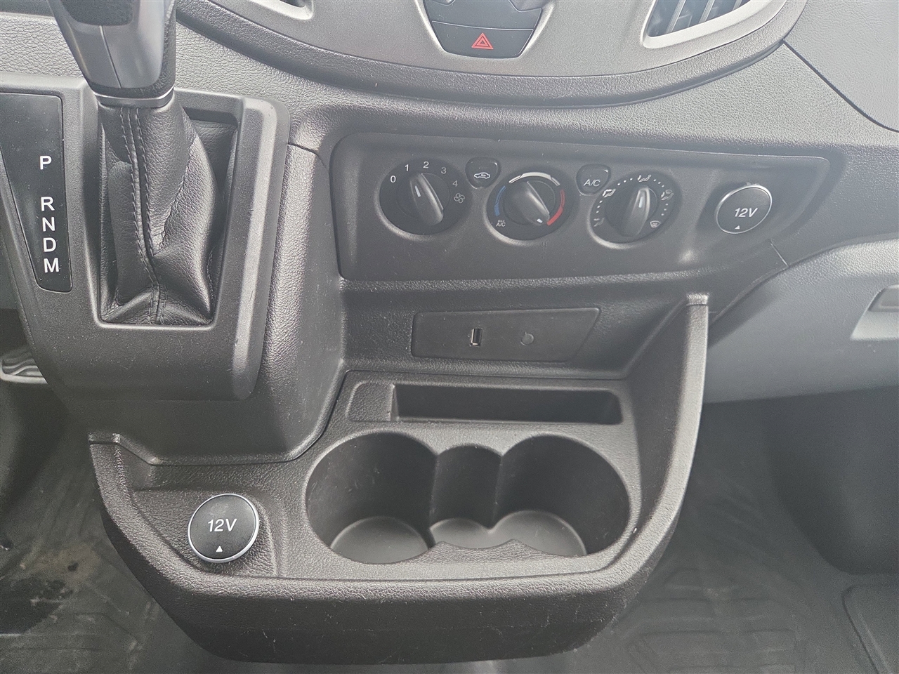 Ford Transit 150 Van Low Roof 60/40 Pass. 130-in. WB 2018