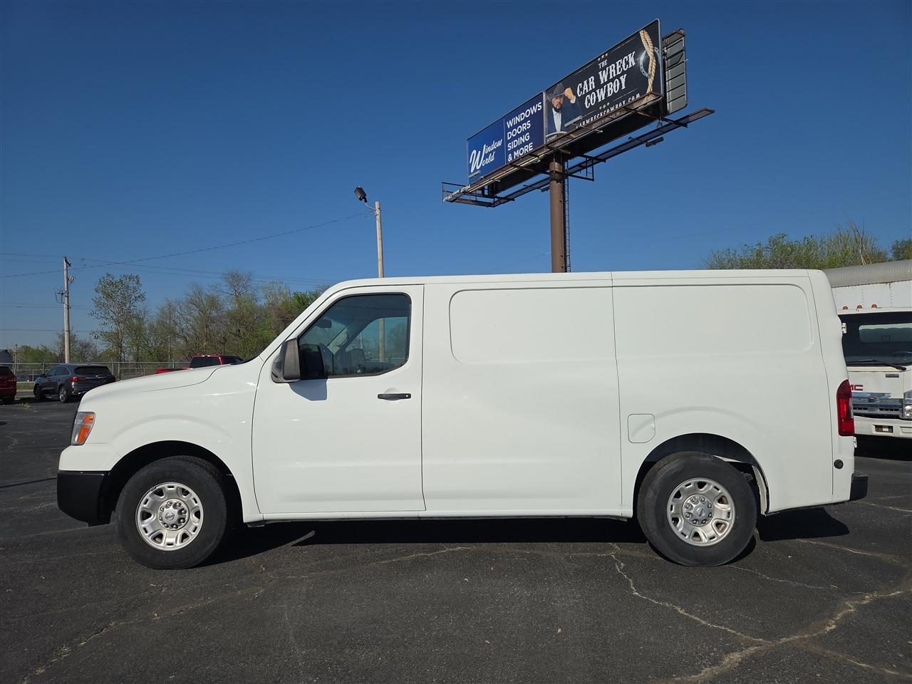 Nissan NV Cargo 1500 SV 2017