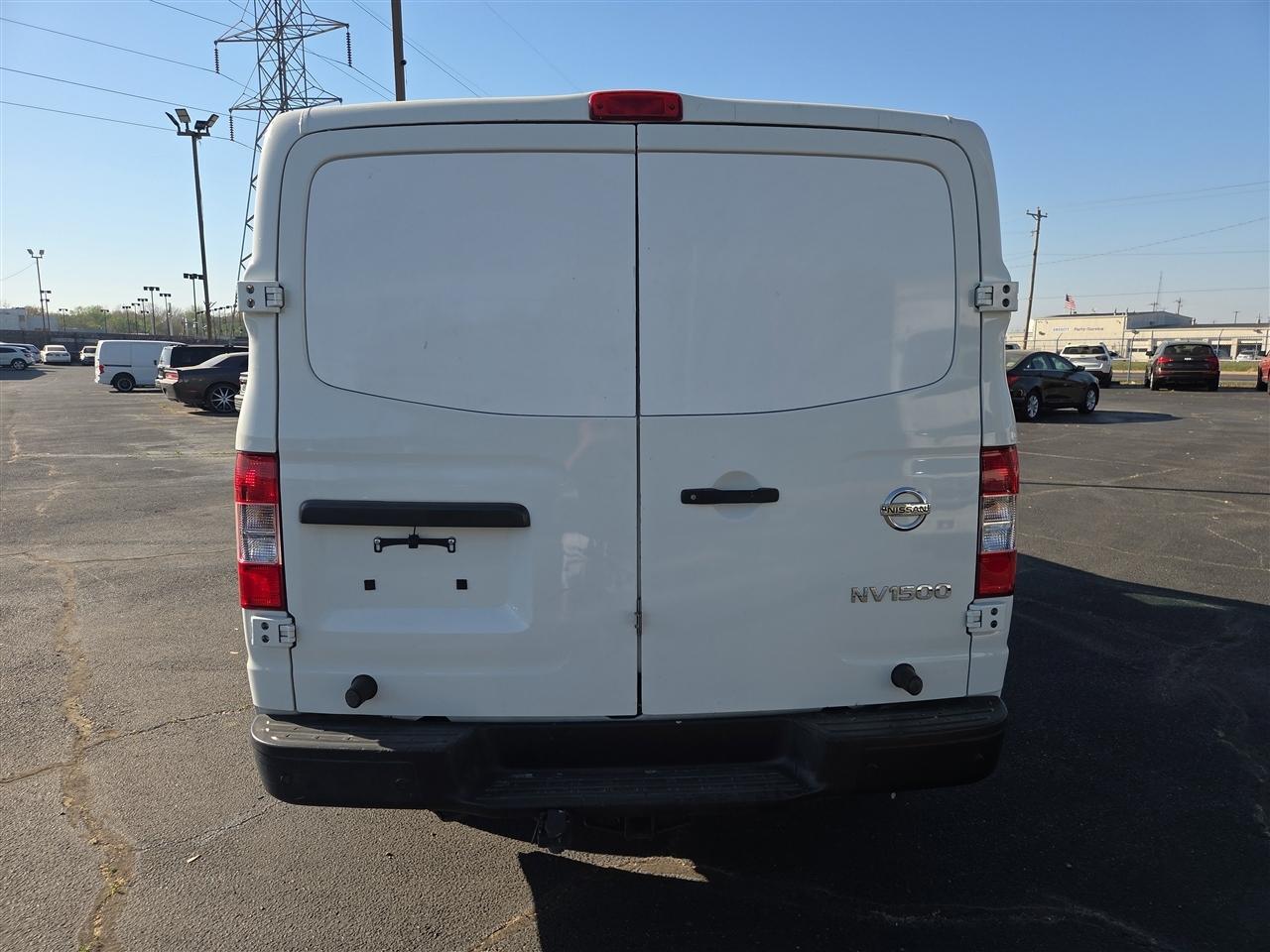 Nissan NV Cargo 1500 SV 2017