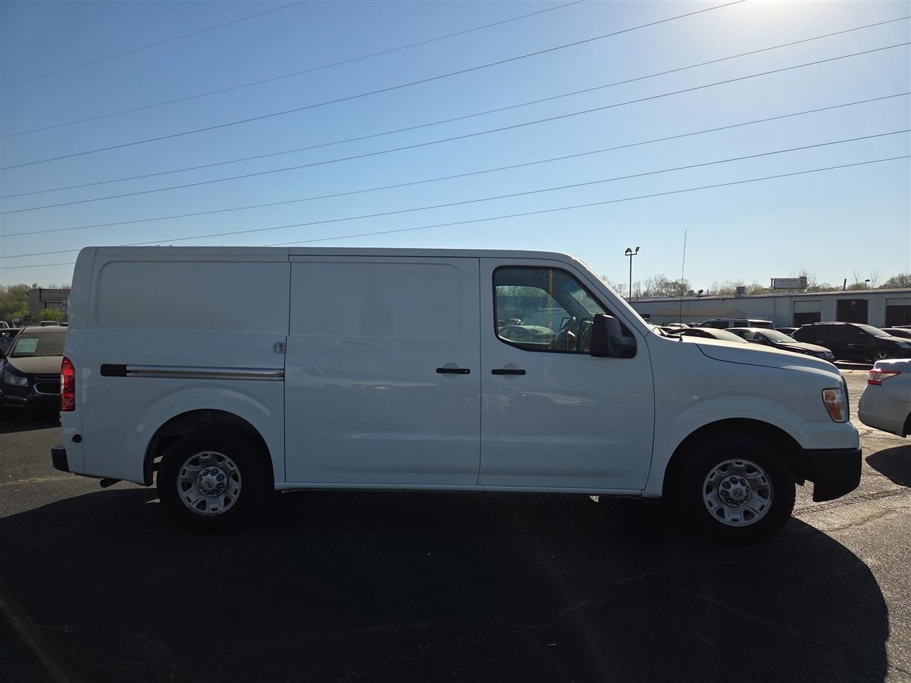 Nissan NV Cargo 1500 SV 2017