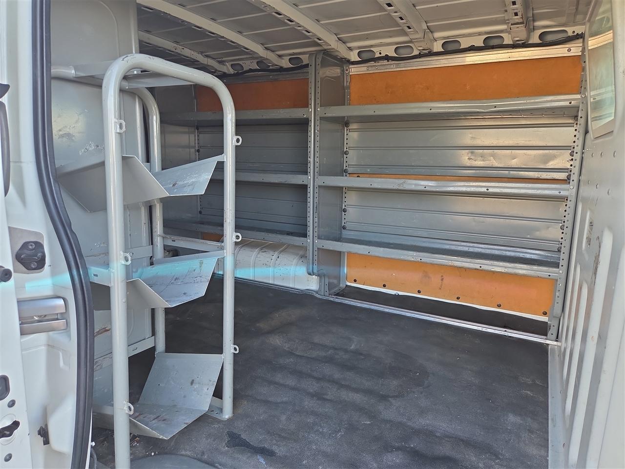 Nissan NV Cargo 1500 SV 2017