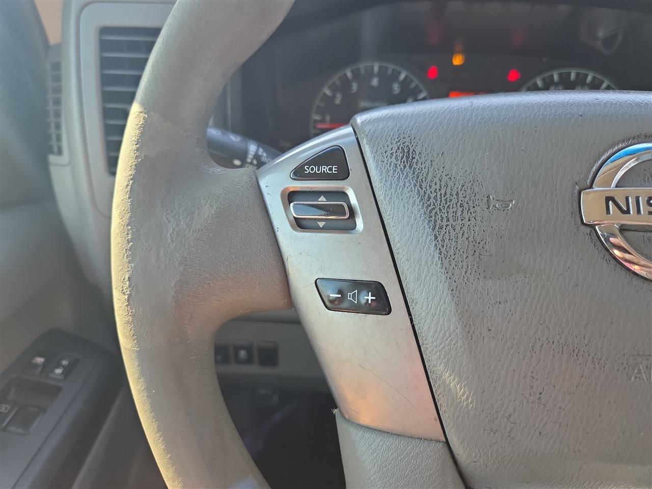 Nissan NV Cargo 1500 SV 2017