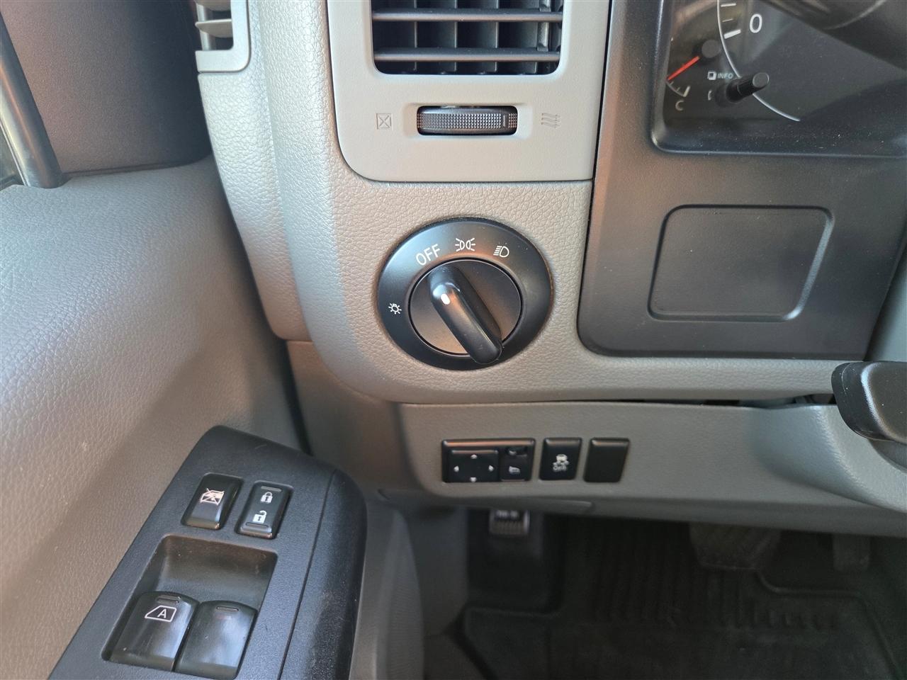 Nissan NV Cargo 1500 SV 2017