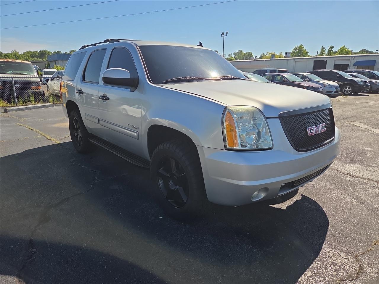 GMC Yukon SLT 2WD 2013