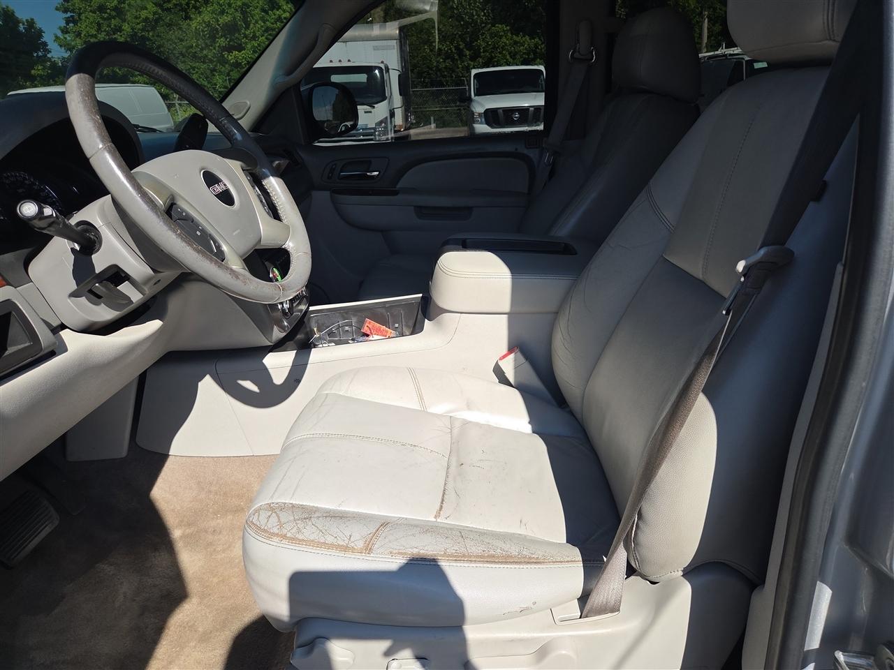 GMC Yukon SLT 2WD 2013