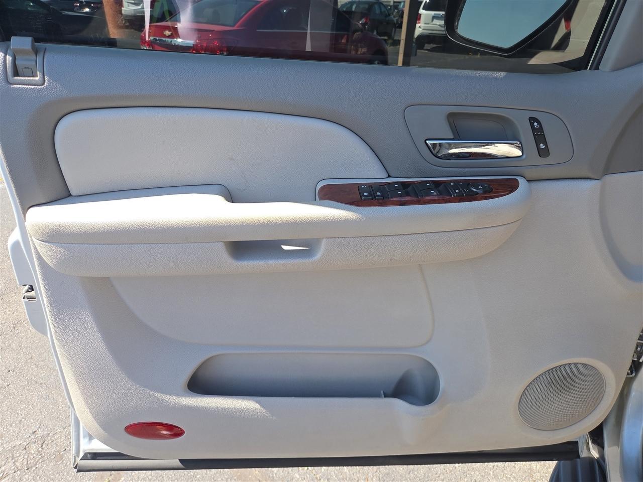 GMC Yukon SLT 2WD 2013