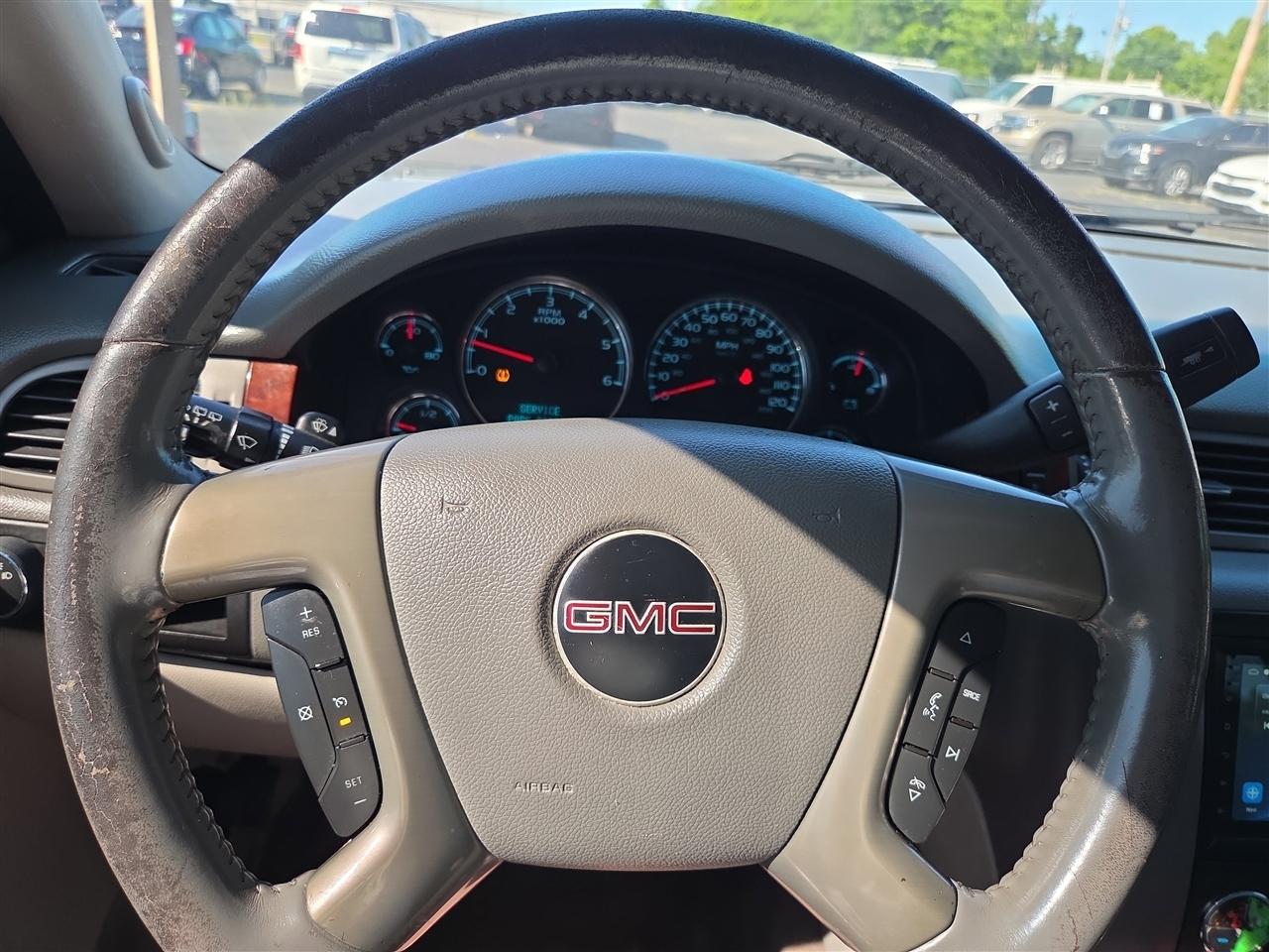GMC Yukon SLT 2WD 2013