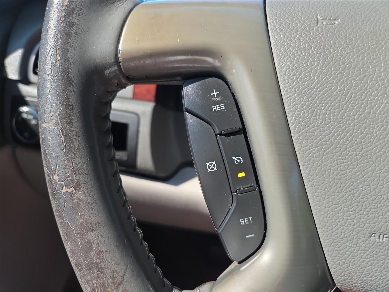 GMC Yukon SLT 2WD 2013