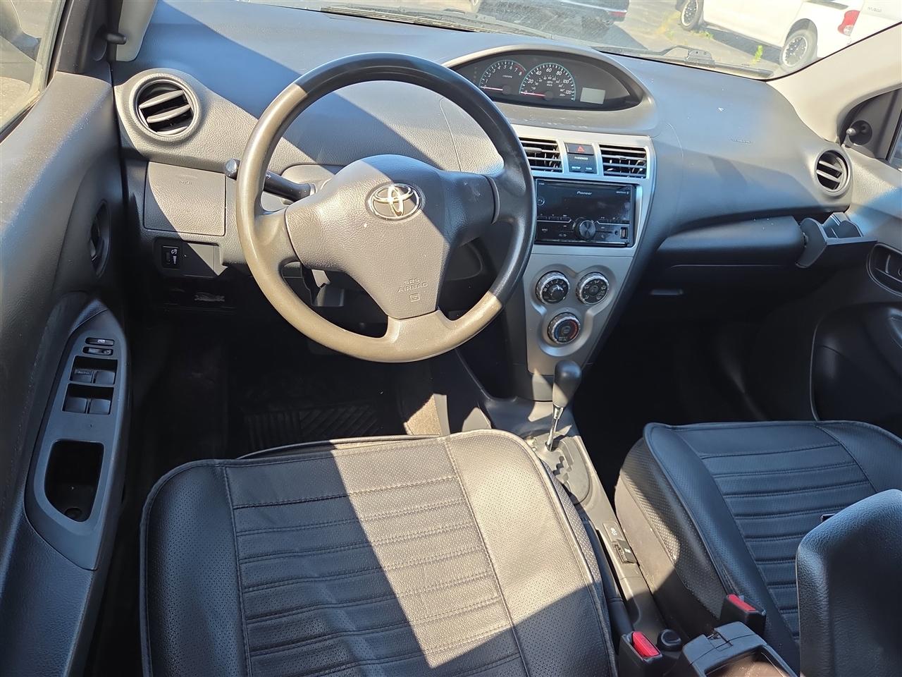 Toyota Yaris Sedan 5-Speed MT 2012