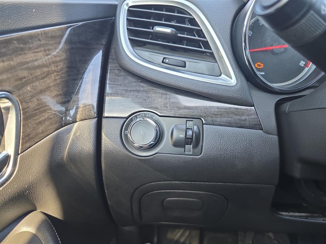 Buick Encore Convenience FWD 2015