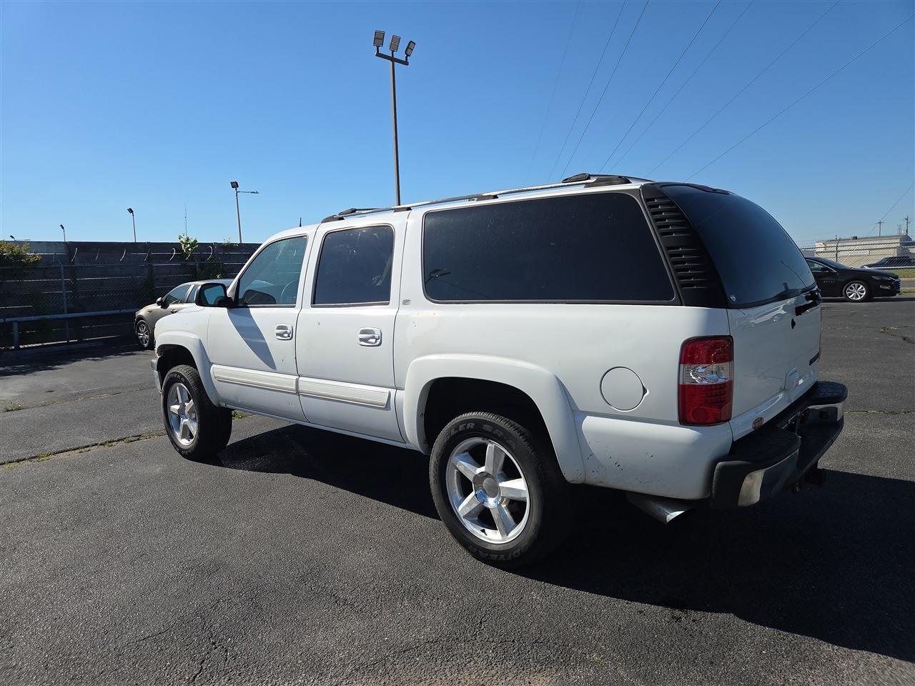Chevrolet Suburban 1500 2WD 2005