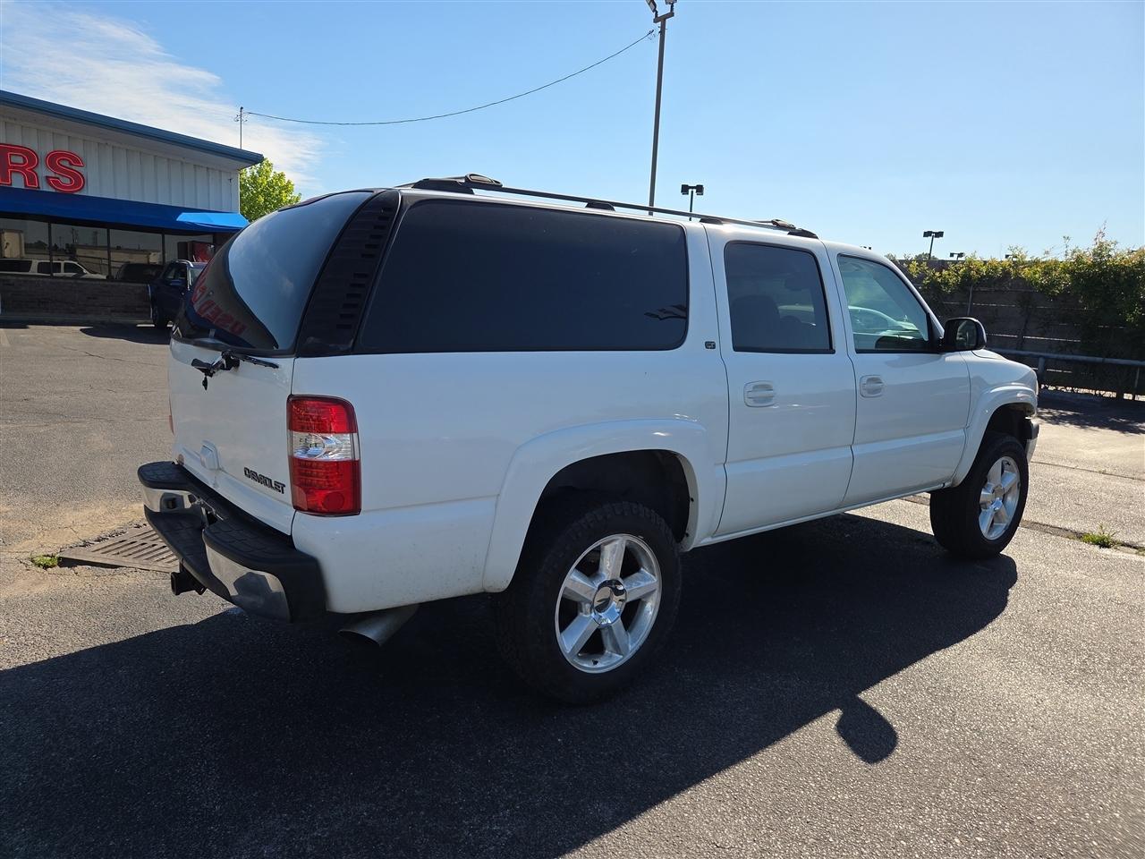 Chevrolet Suburban 1500 2WD 2005