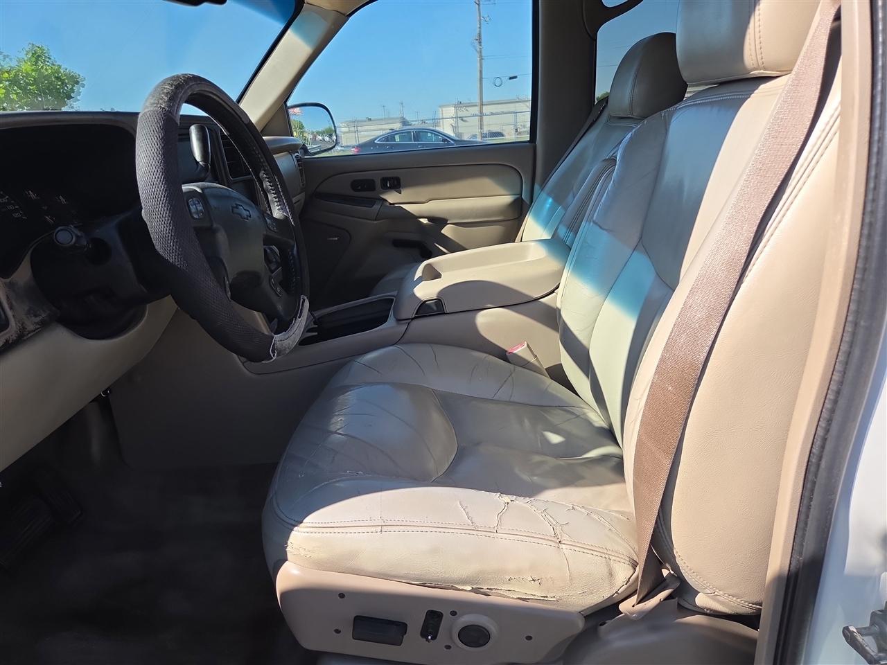 Chevrolet Suburban 1500 2WD 2005