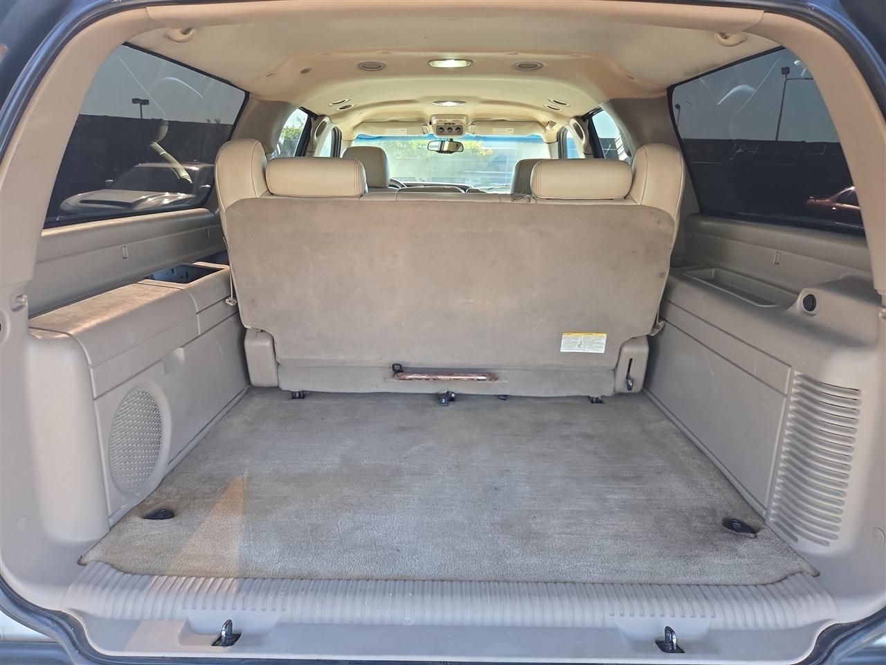 Chevrolet Suburban 1500 2WD 2005