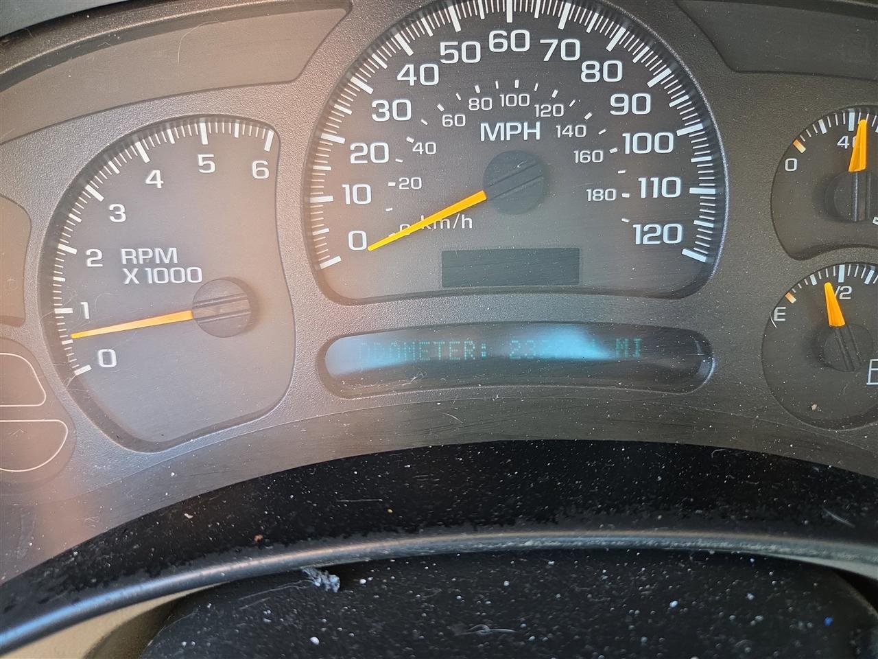 Chevrolet Suburban 1500 2WD 2005