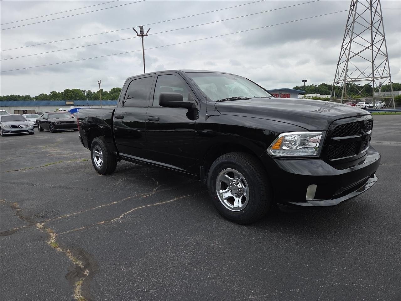 RAM 1500 Tradesman/Express Crew Cab SWB 2WD 2014