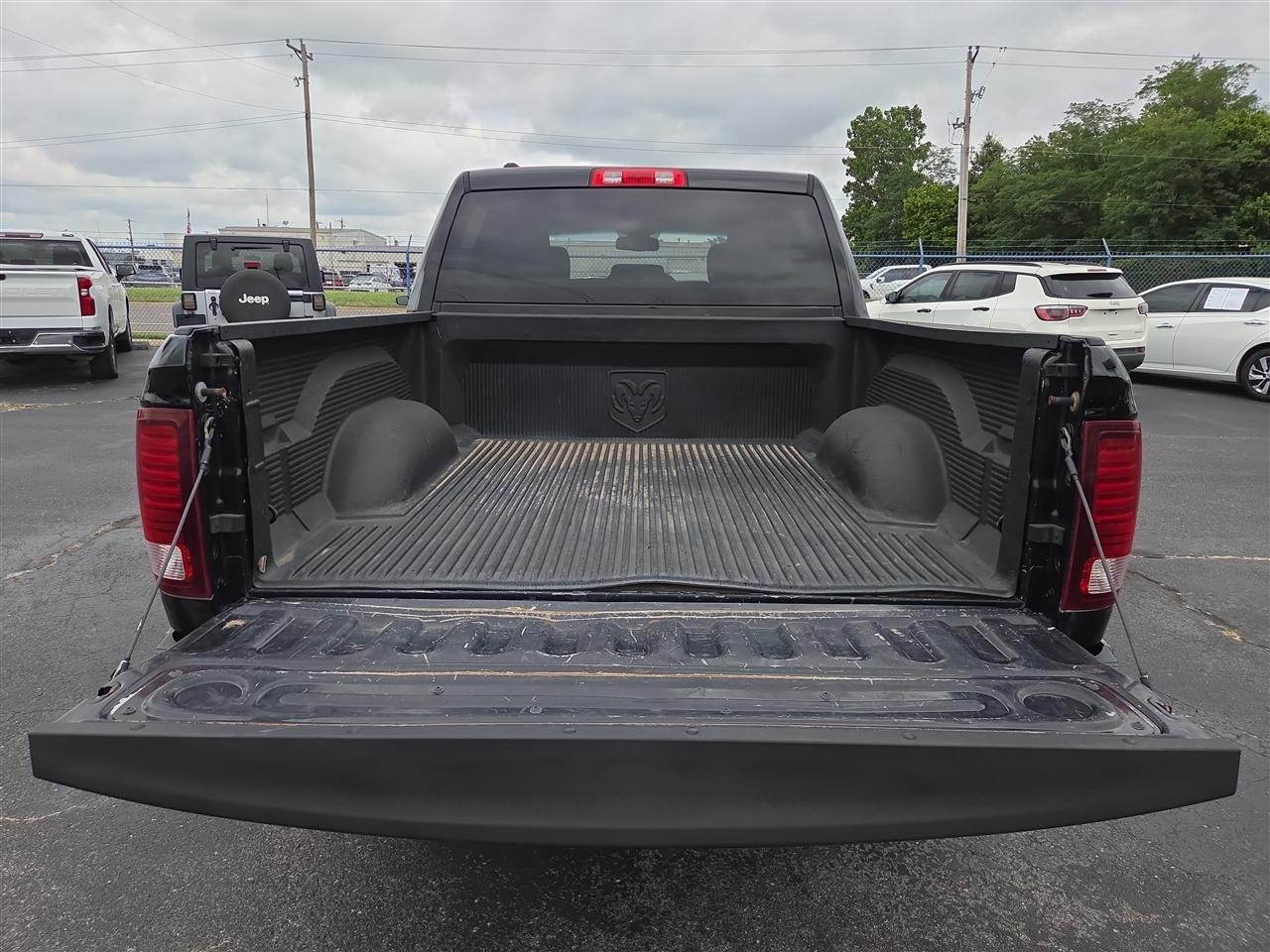 RAM 1500 Tradesman/Express Crew Cab SWB 2WD 2014