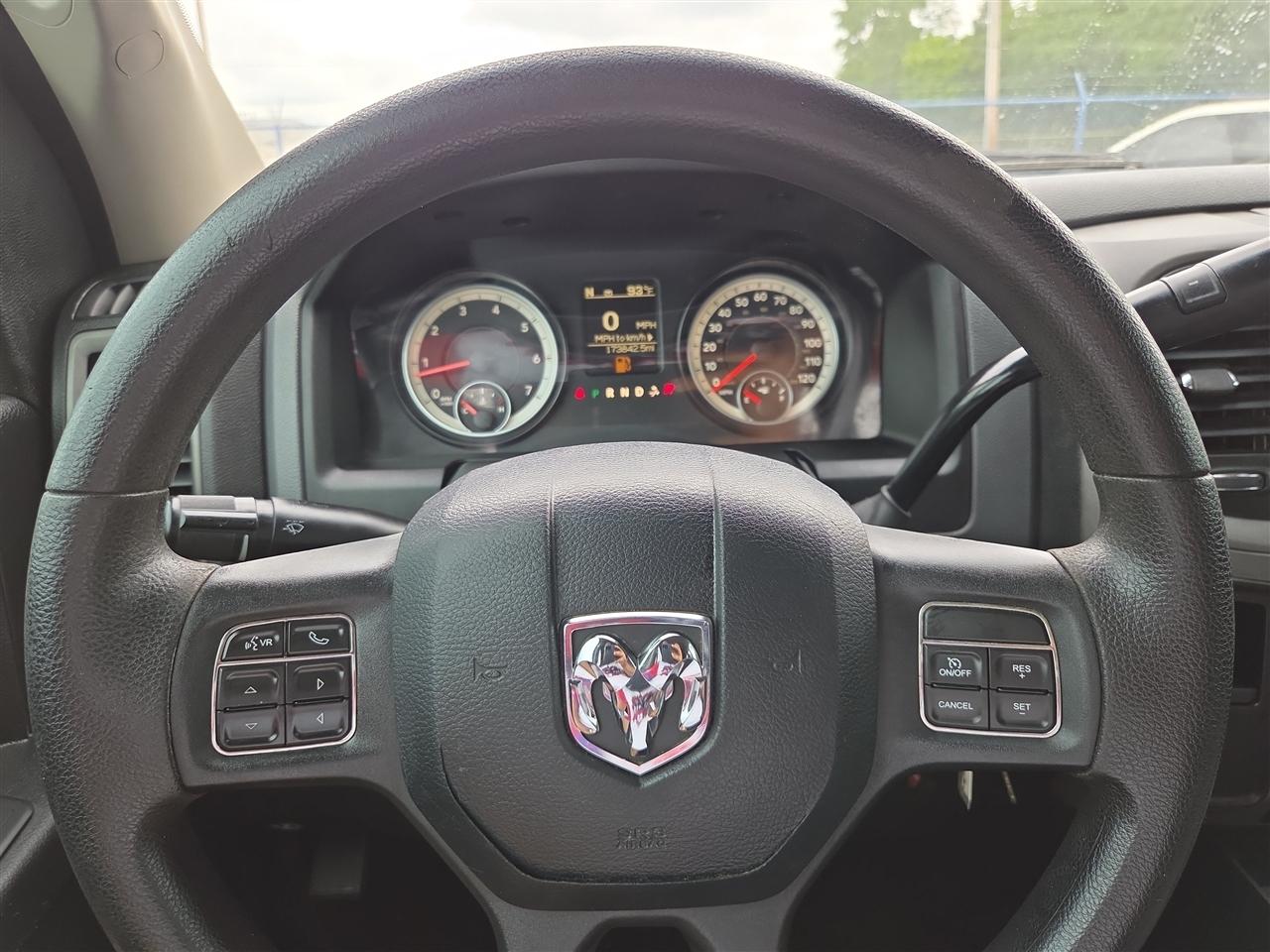 RAM 1500 Tradesman/Express Crew Cab SWB 2WD 2014
