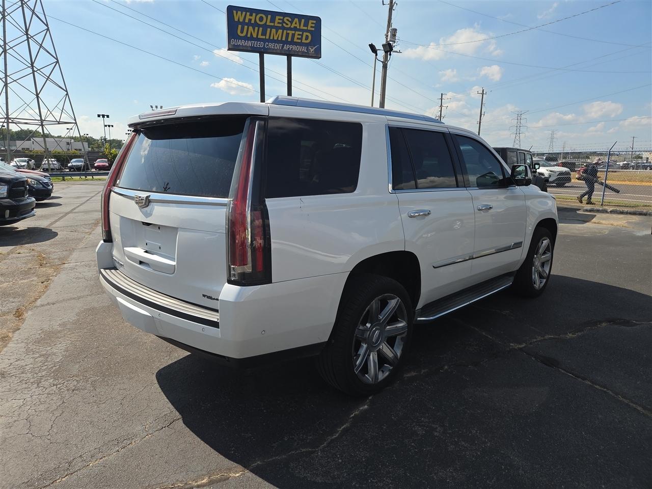 Cadillac Escalade 2WD 4dr Luxury 2017