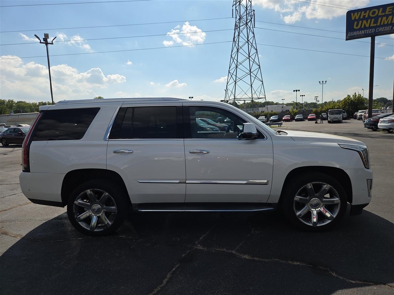 Cadillac Escalade 2WD 4dr Luxury 2017