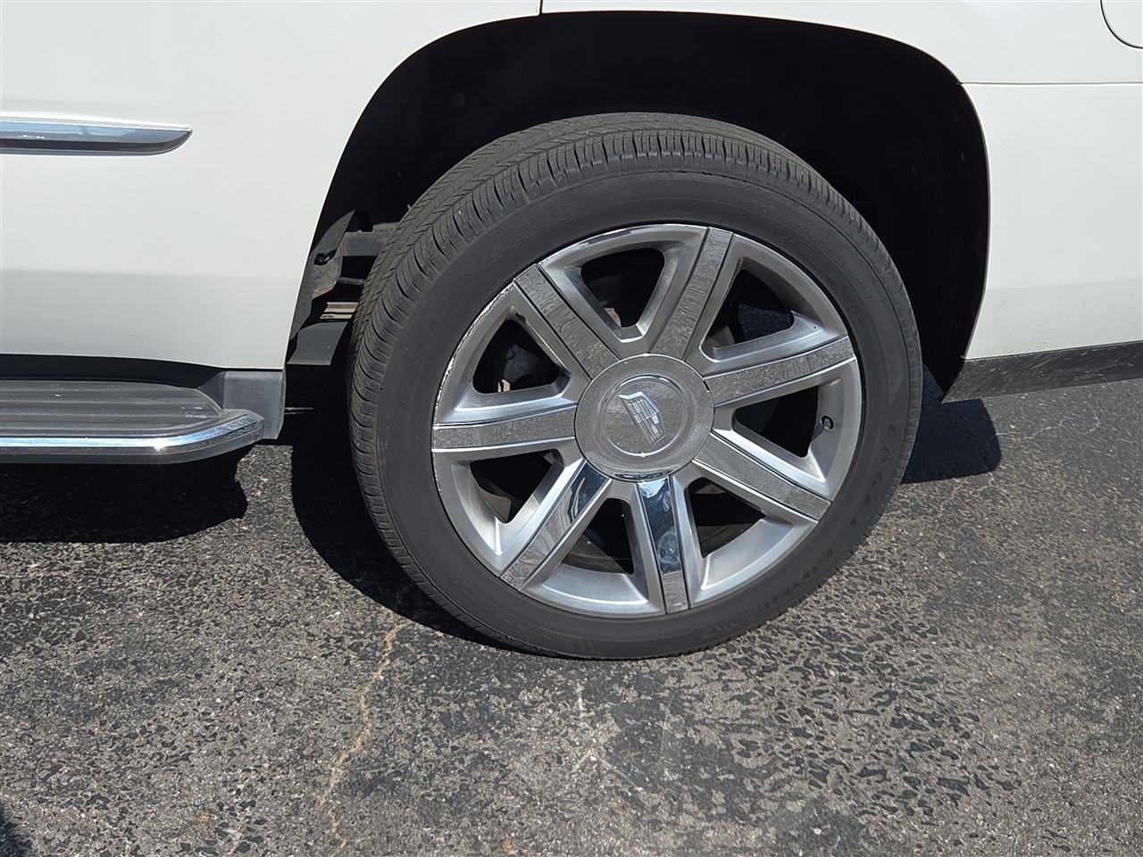 Cadillac Escalade 2WD 4dr Luxury 2017