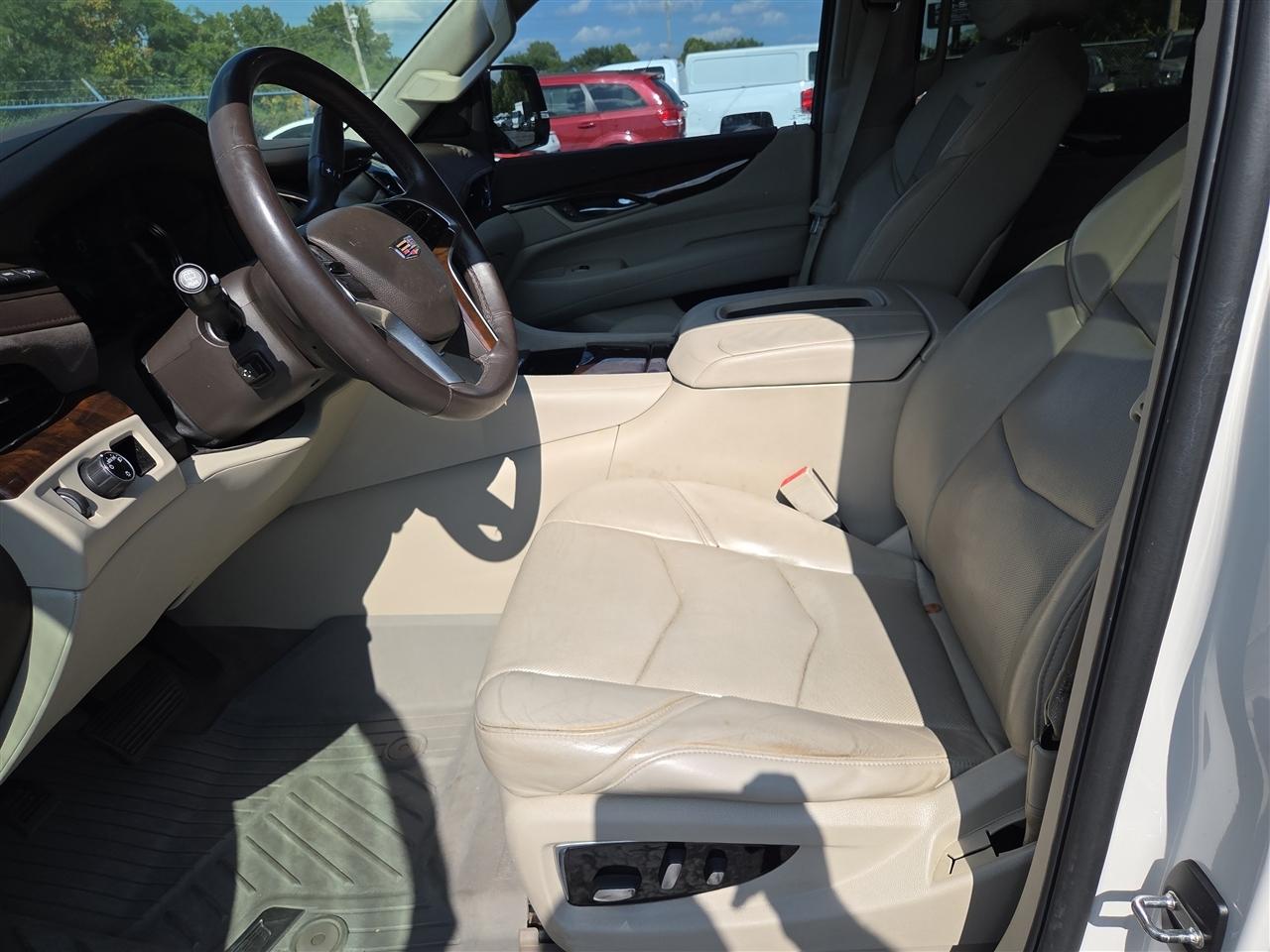 Cadillac Escalade 2WD 4dr Luxury 2017