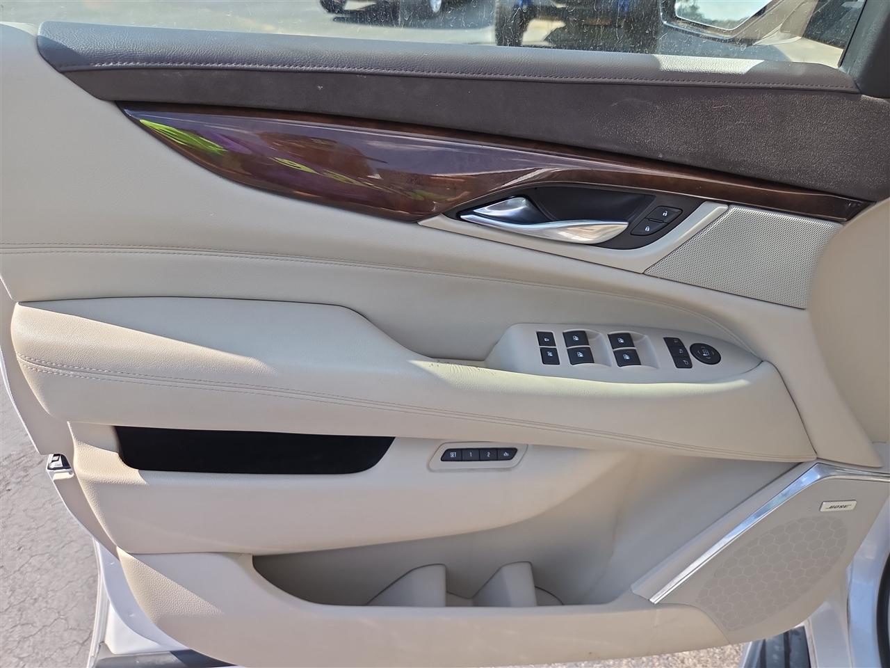 Cadillac Escalade 2WD 4dr Luxury 2017