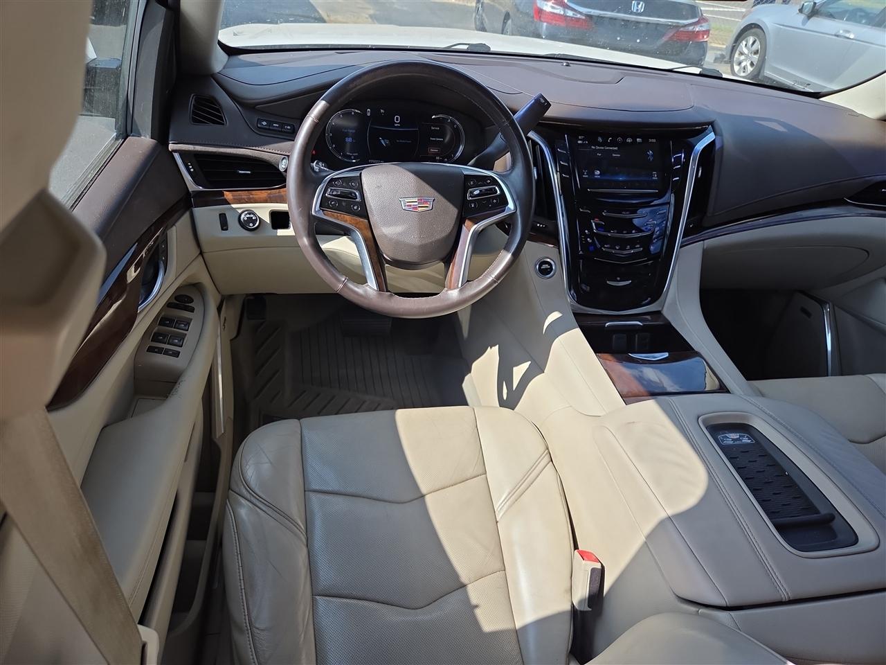 Cadillac Escalade 2WD 4dr Luxury 2017