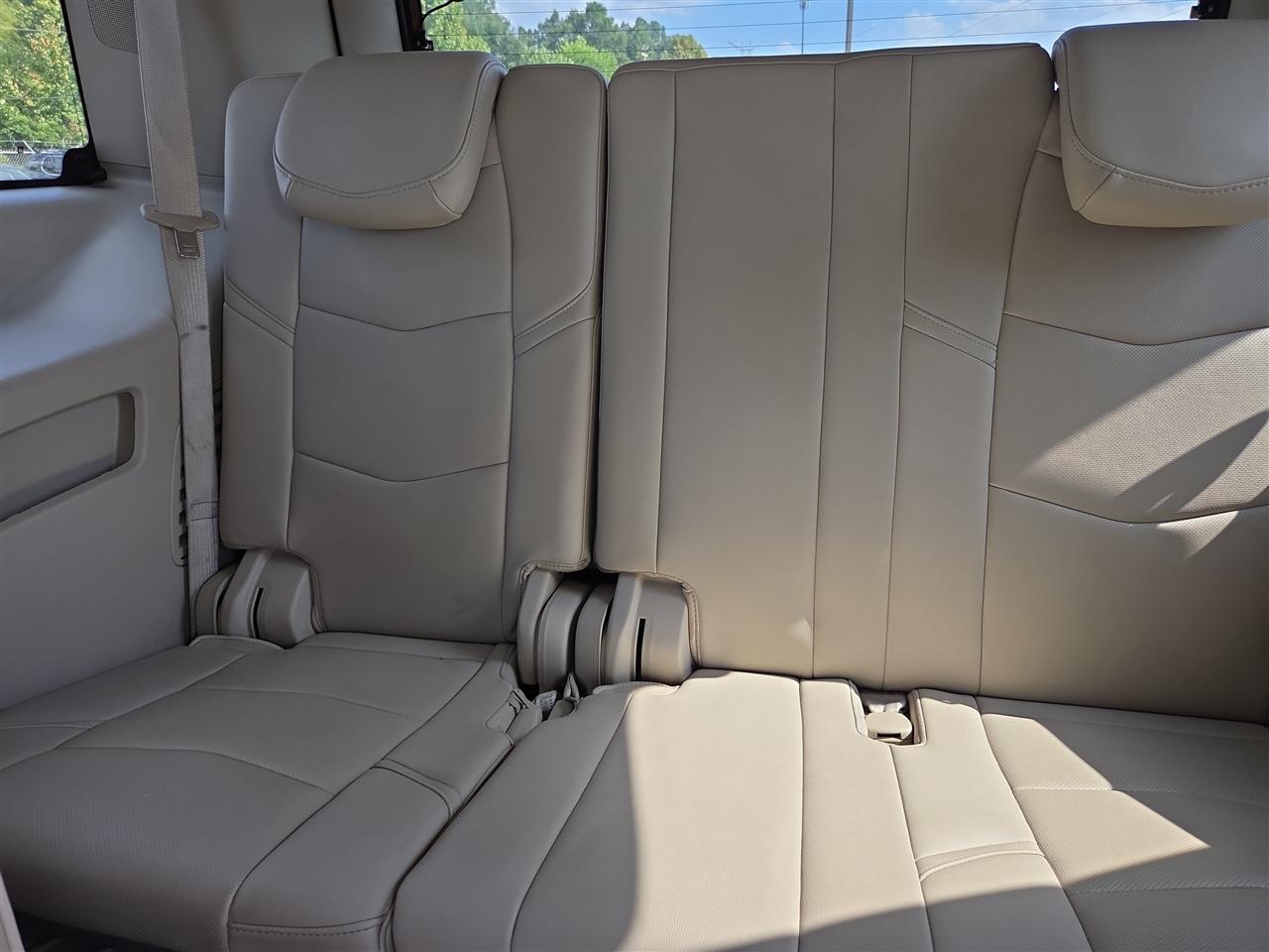 Cadillac Escalade 2WD 4dr Luxury 2017