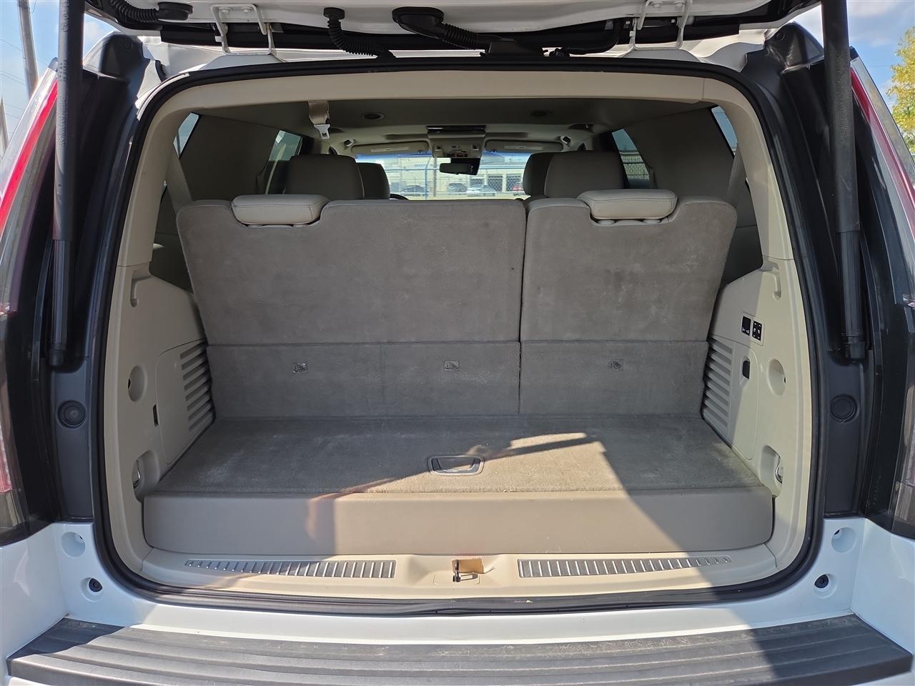 Cadillac Escalade 2WD 4dr Luxury 2017