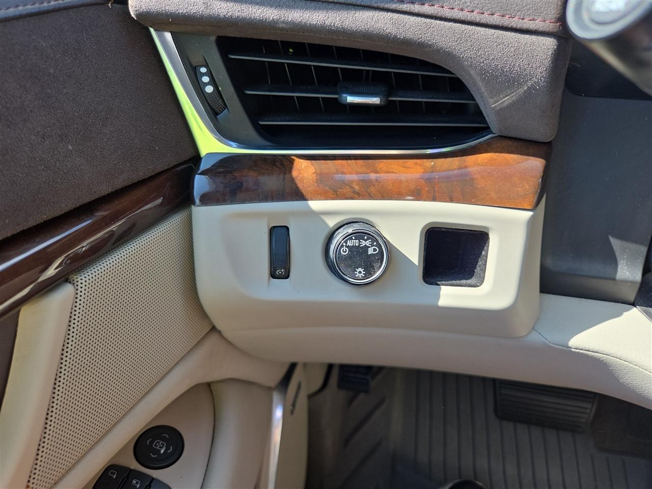 Cadillac Escalade 2WD 4dr Luxury 2017