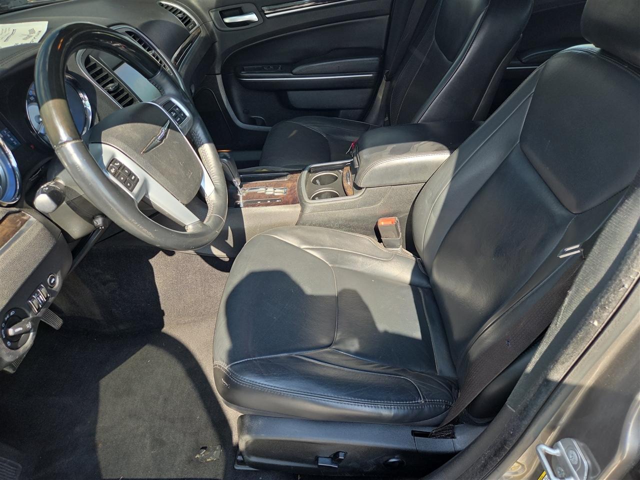Chrysler 300 4dr Sdn 300C RWD 2014