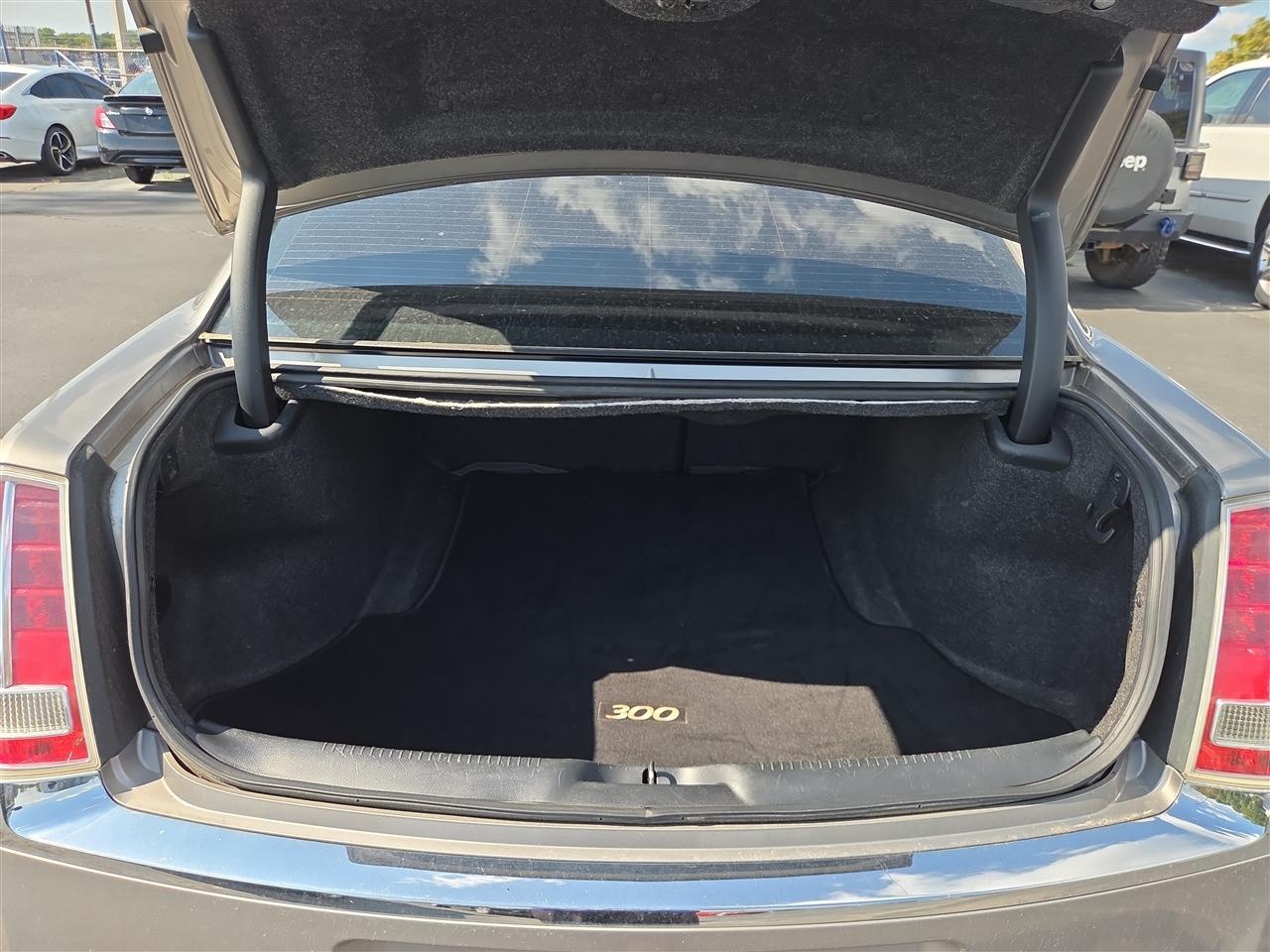 Chrysler 300 4dr Sdn 300C RWD 2014