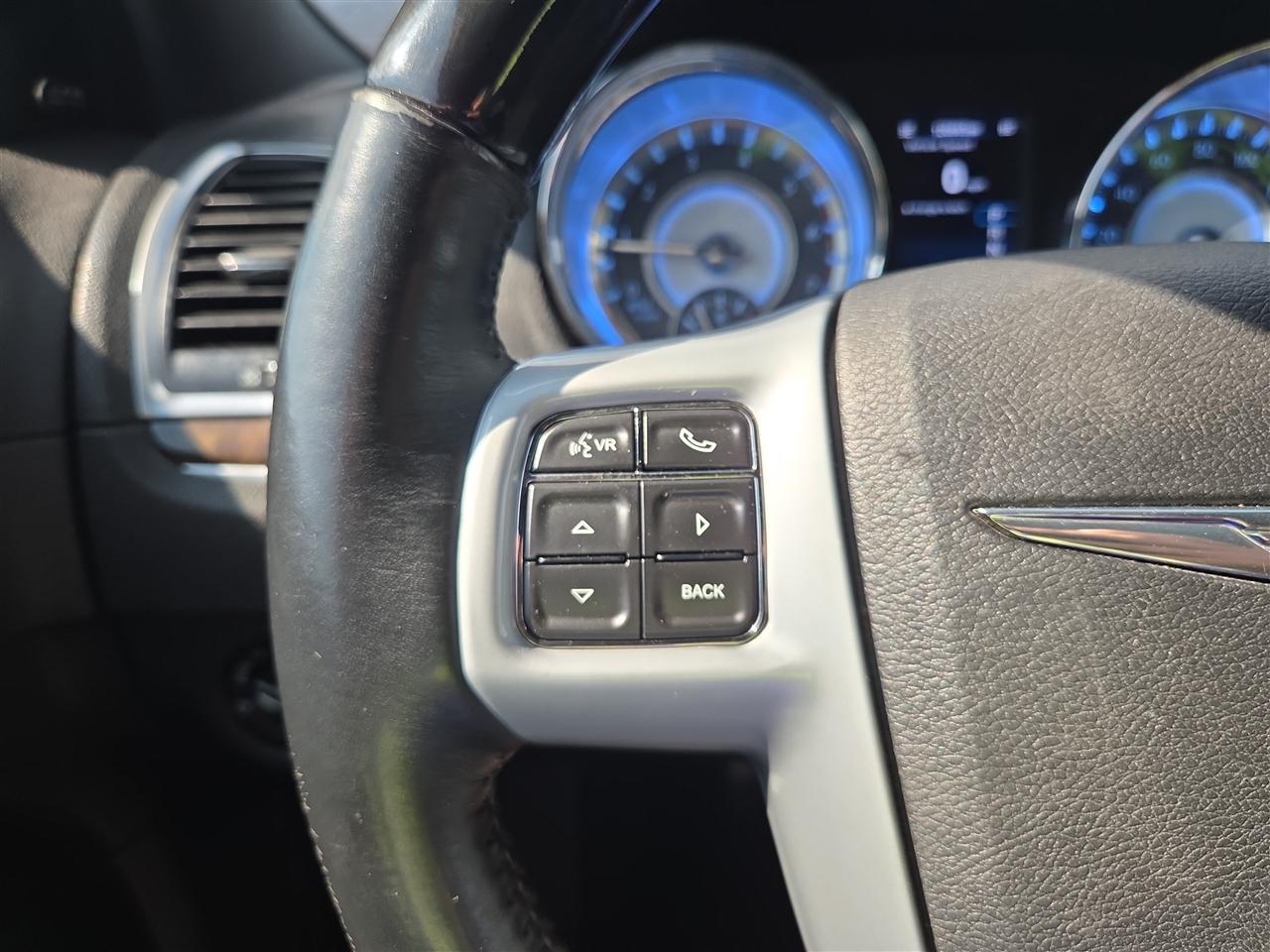 Chrysler 300 4dr Sdn 300C RWD 2014
