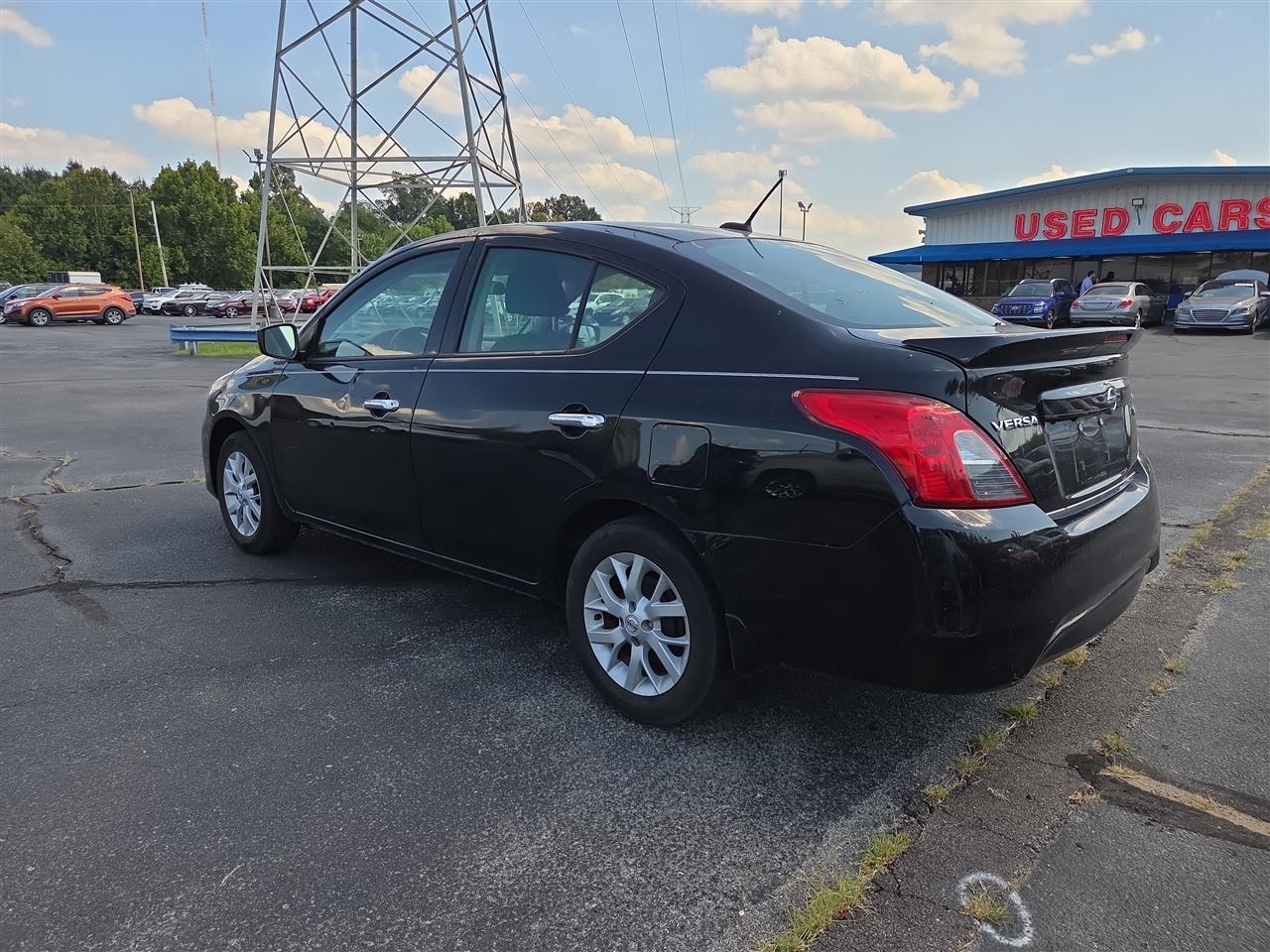 Nissan Versa Sedan SV CVT 2017