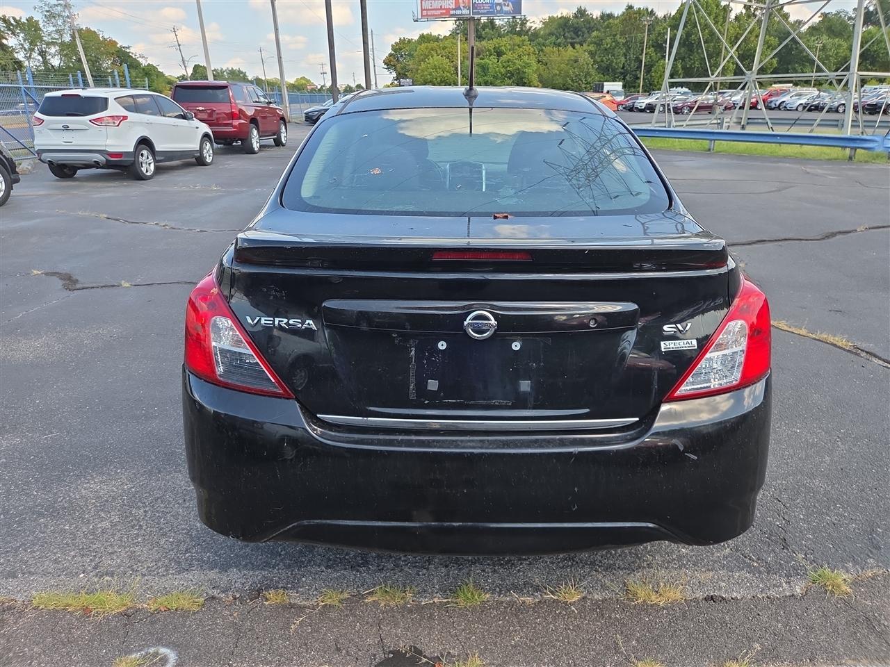 Nissan Versa Sedan SV CVT 2017