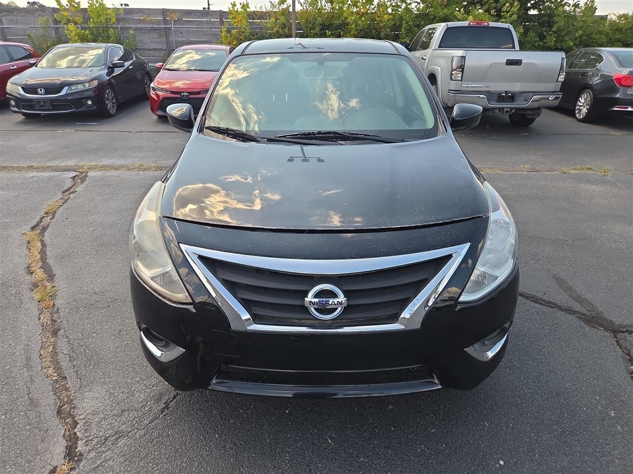 Nissan Versa Sedan SV CVT 2017