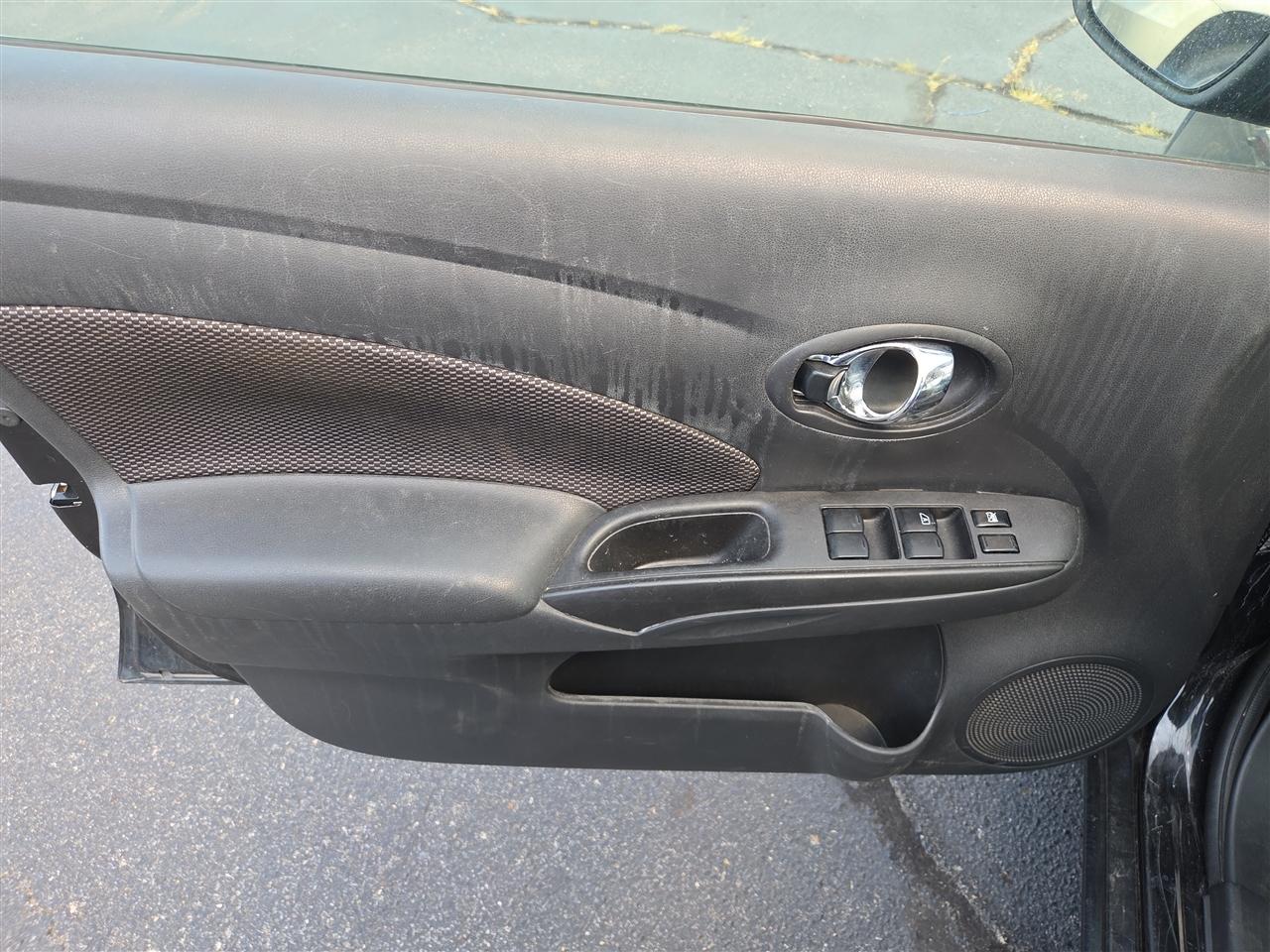 Nissan Versa Sedan SV CVT 2017