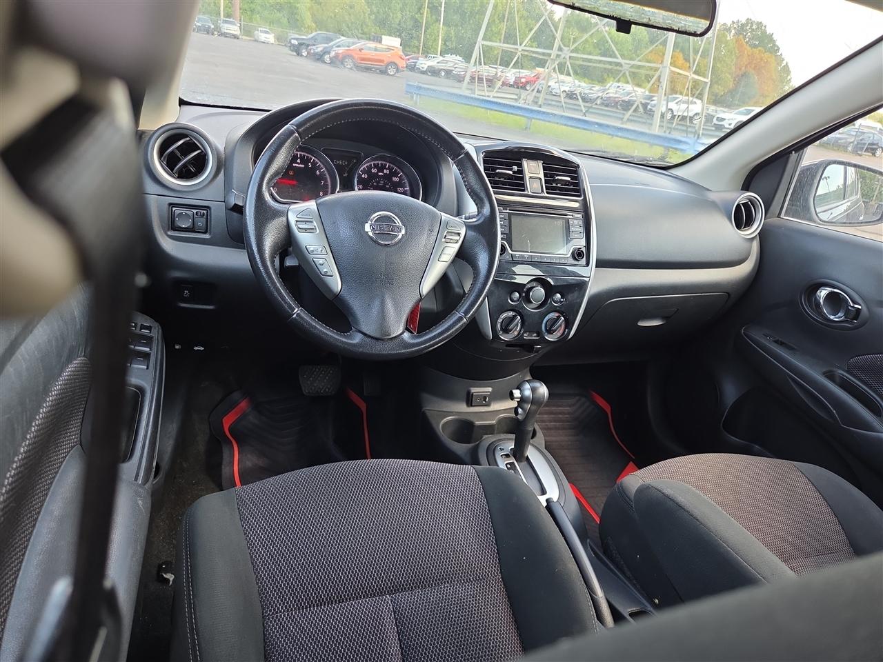 Nissan Versa Sedan SV CVT 2017