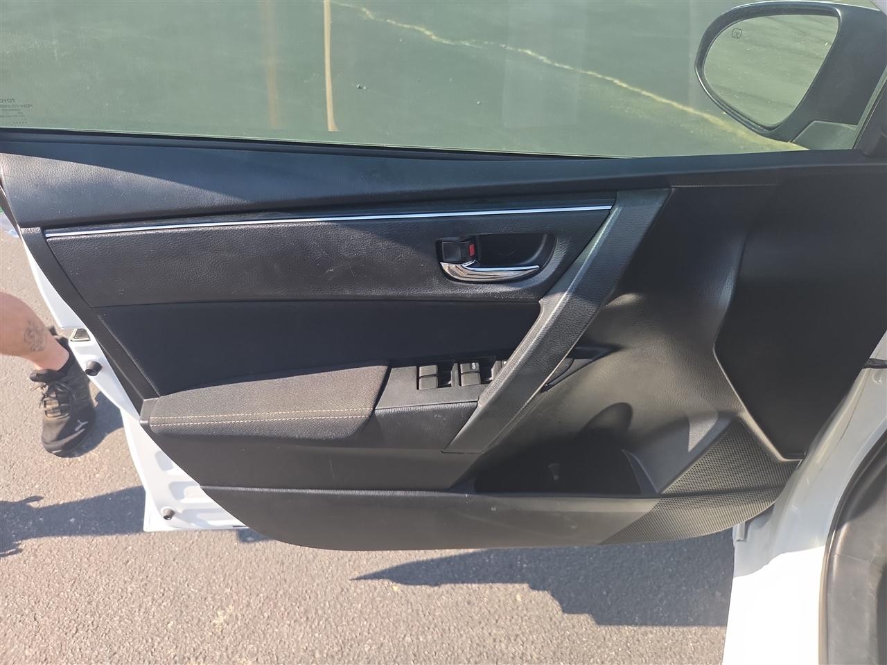 Toyota Corolla 50th Anniversary Special Edition CVT (Natl) 2017