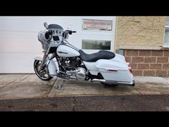 2022 Harley-Davidson FLHX 