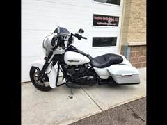 2021 Harley-Davidson FLHX 