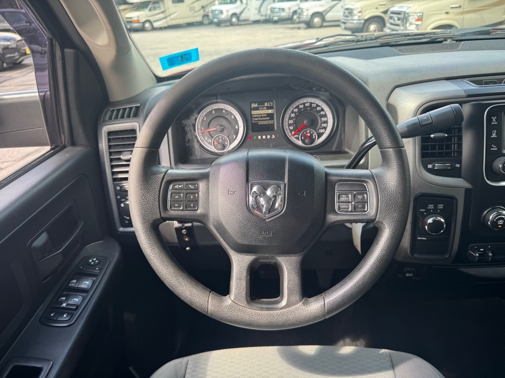 RAM 2500 Tradesman Crew Cab SWB 4WD 2015