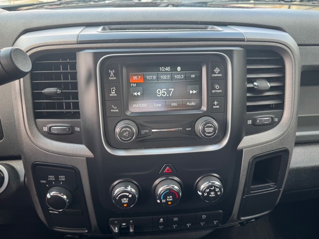 RAM 2500 Tradesman Crew Cab SWB 4WD 2015