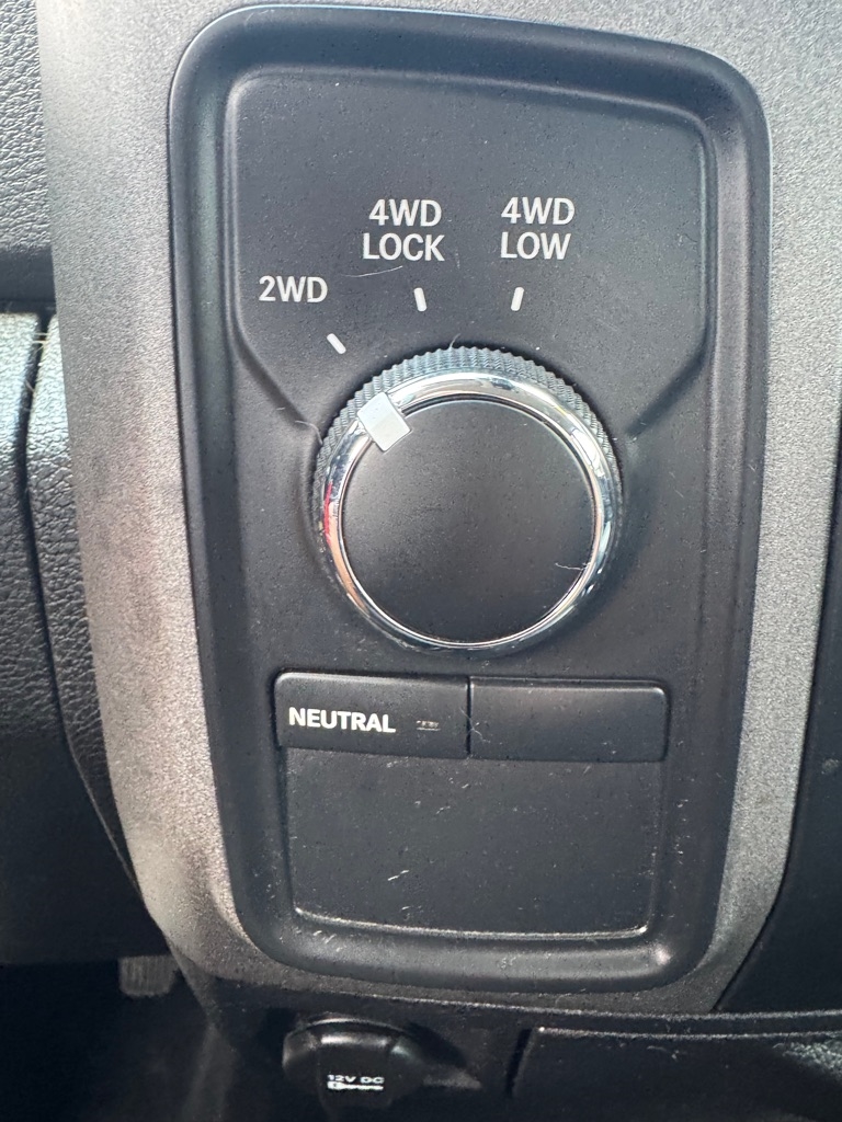 RAM 2500 Tradesman Crew Cab SWB 4WD 2015