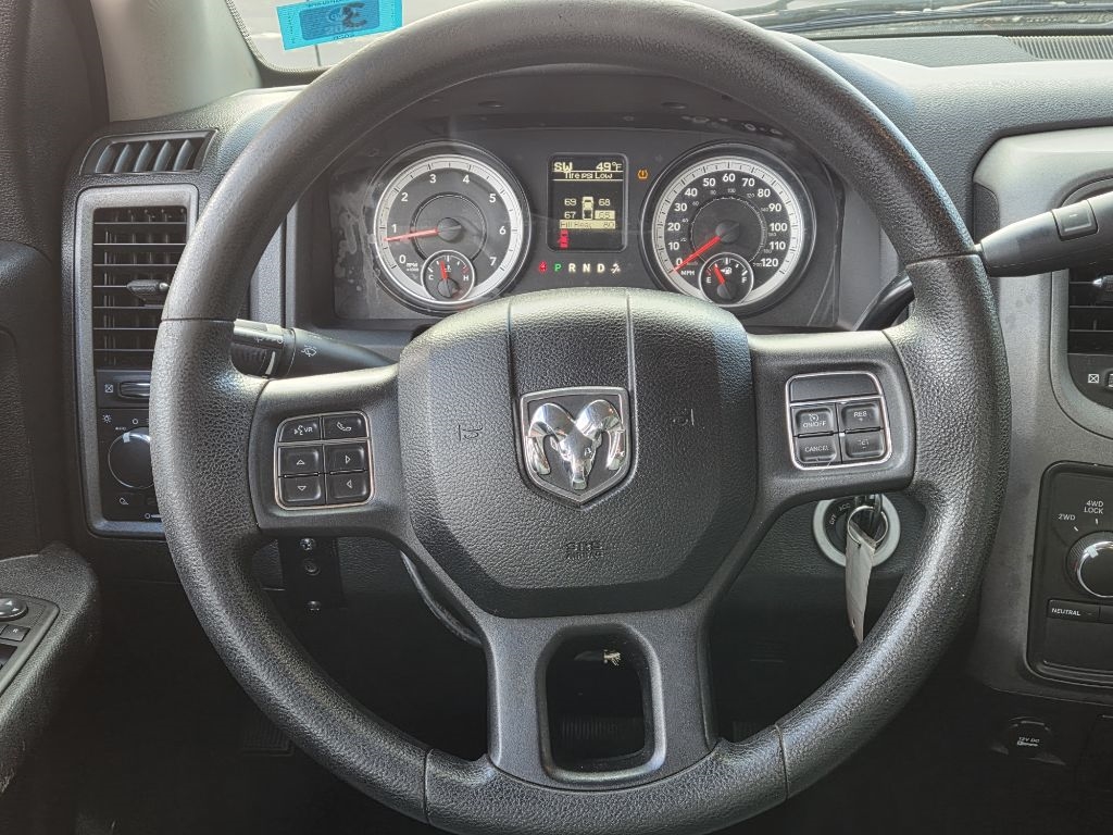 RAM 2500 Tradesman Crew Cab SWB 4WD 2015