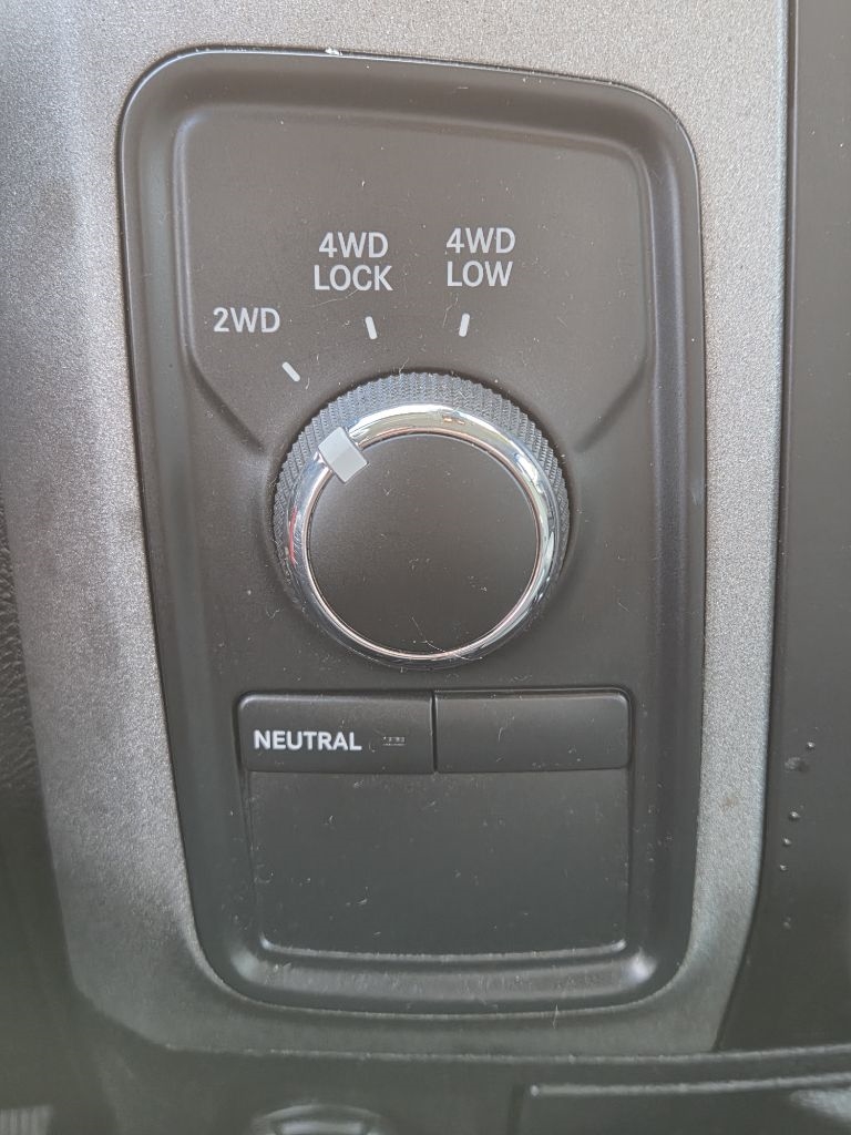 RAM 2500 Tradesman Crew Cab SWB 4WD 2015